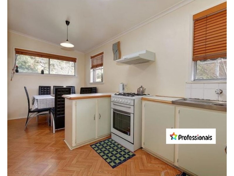 10 Crossley Crescent, Coolaroo VIC 3048