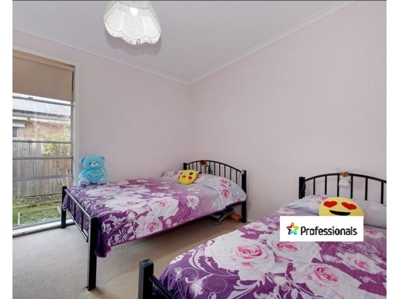 10 Crossley Crescent, Coolaroo VIC 3048