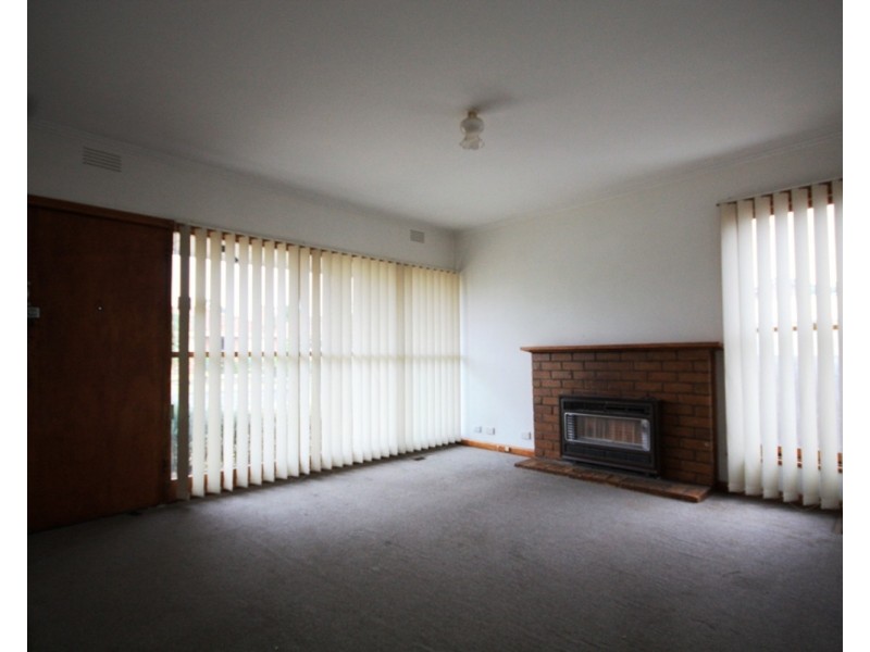 21 Hales Crescent, Jacana VIC 3047