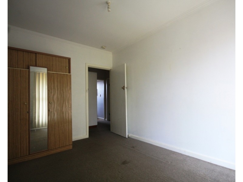 21 Hales Crescent, Jacana VIC 3047