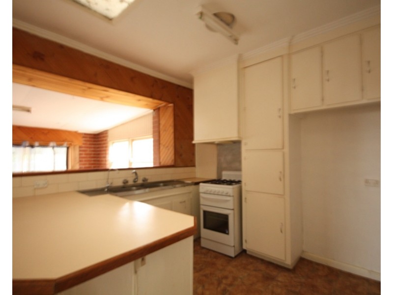 21 Hales Crescent, Jacana VIC 3047