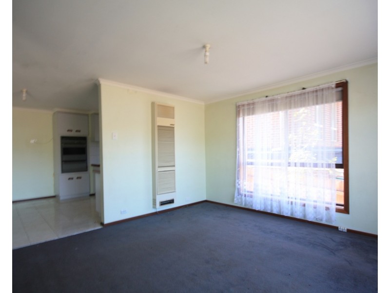 2/27 Shankland Boulevard, Meadow Heights VIC 3048