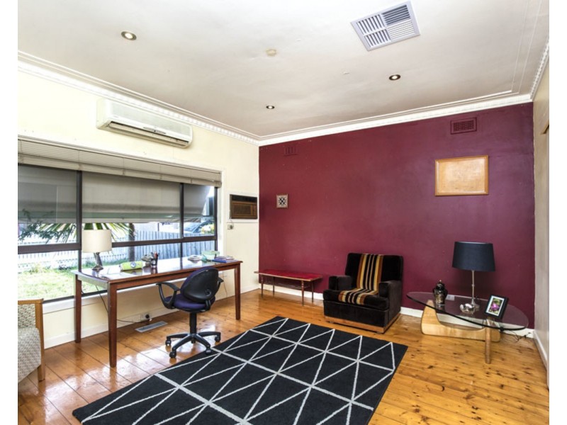 44 Halsbury Street, Hadfield VIC 3046