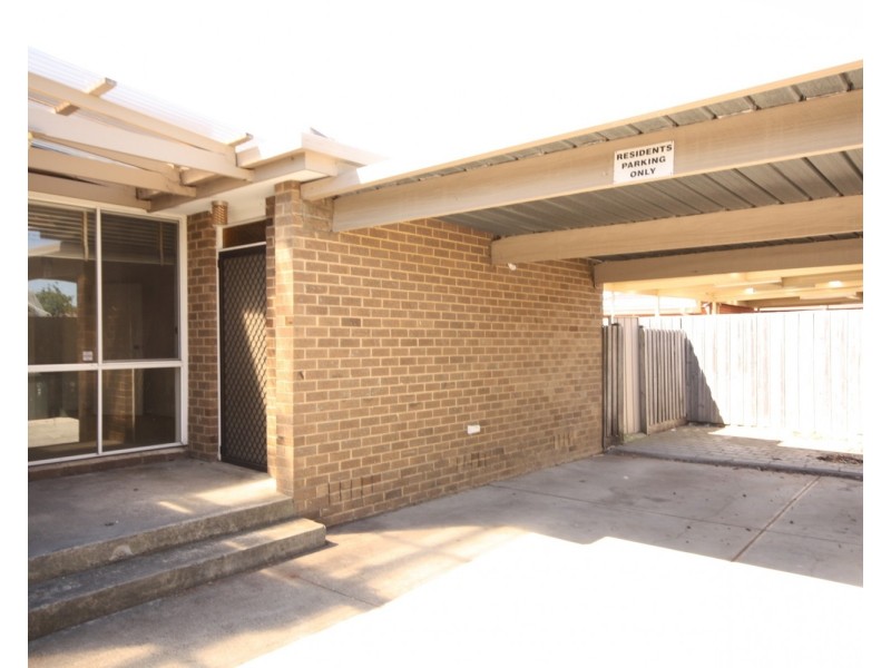 3/4 Hyde Street, Hadfield VIC 3046