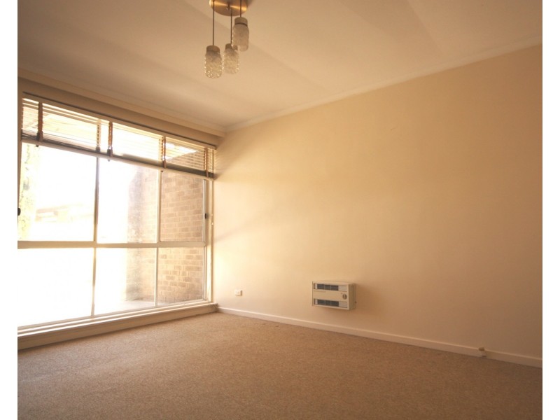 3/4 Hyde Street, Hadfield VIC 3046