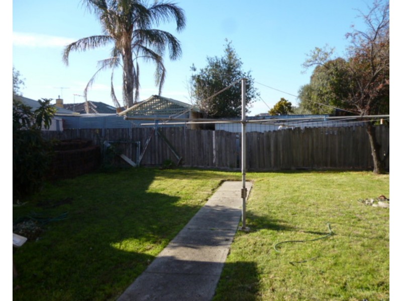 2/142 West Street, Glenroy VIC 3046