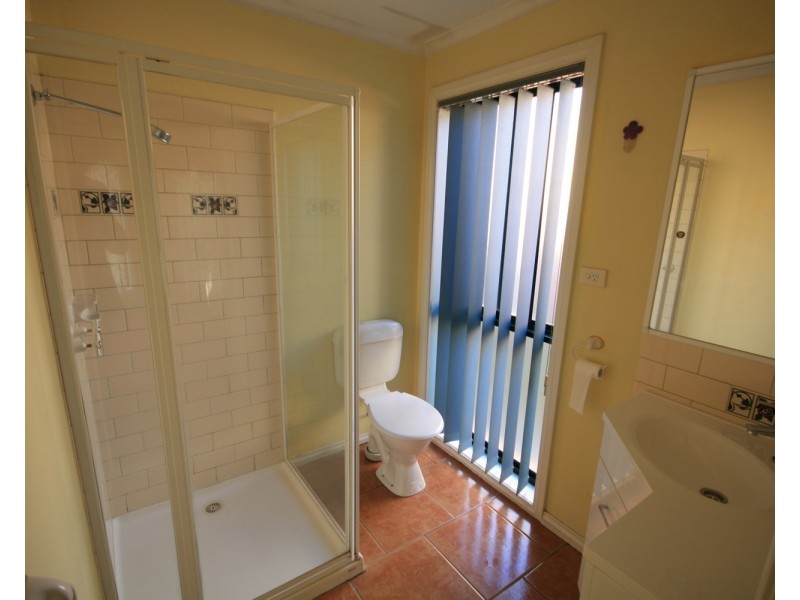 114 Roxburgh Park Drive, Roxburgh Park VIC 3064