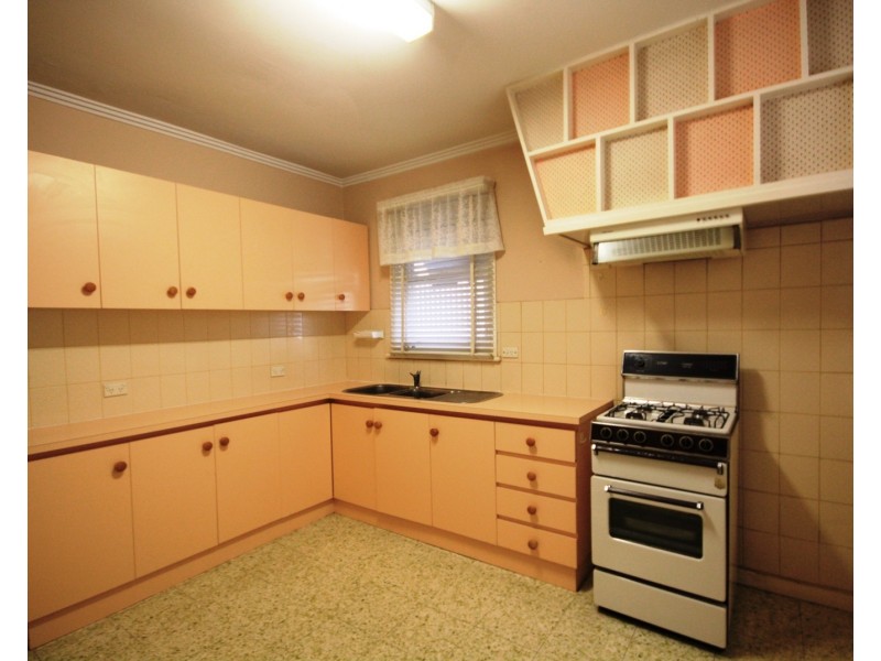 13 Moss Court, Glenroy VIC 3046