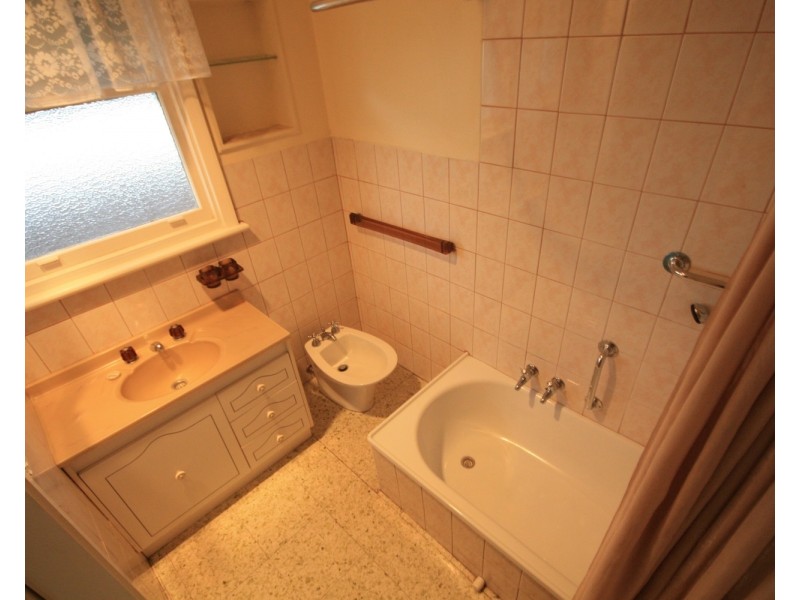 13 Moss Court, Glenroy VIC 3046