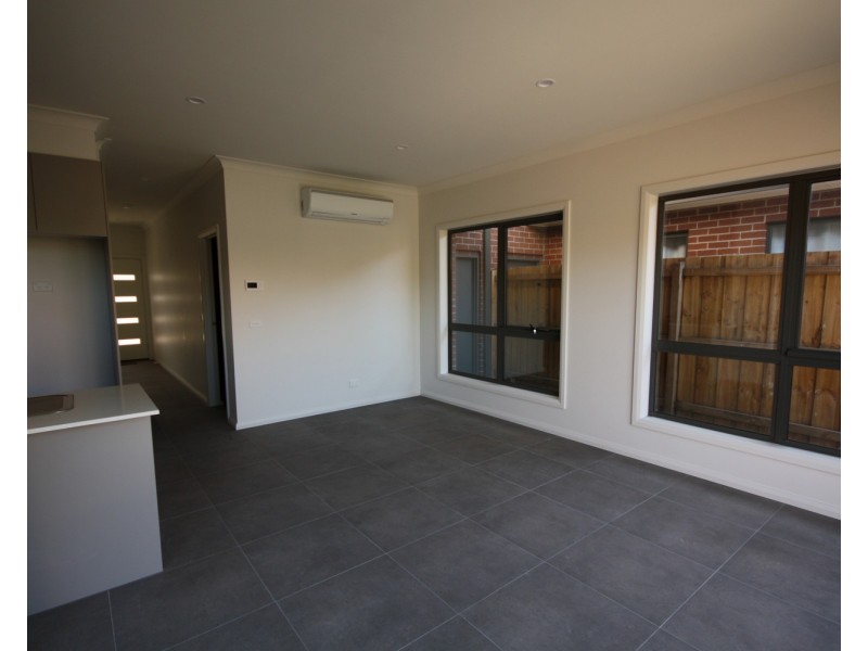 3/27-29 Geach Street, Dallas VIC 3047