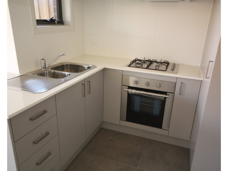 3/27-29 Geach Street, Dallas VIC 3047