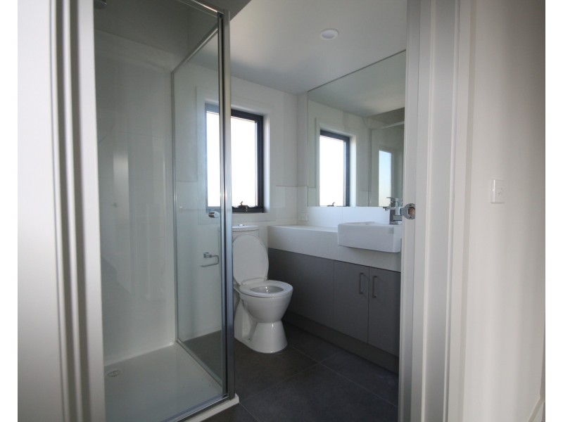 3/27-29 Geach Street, Dallas VIC 3047