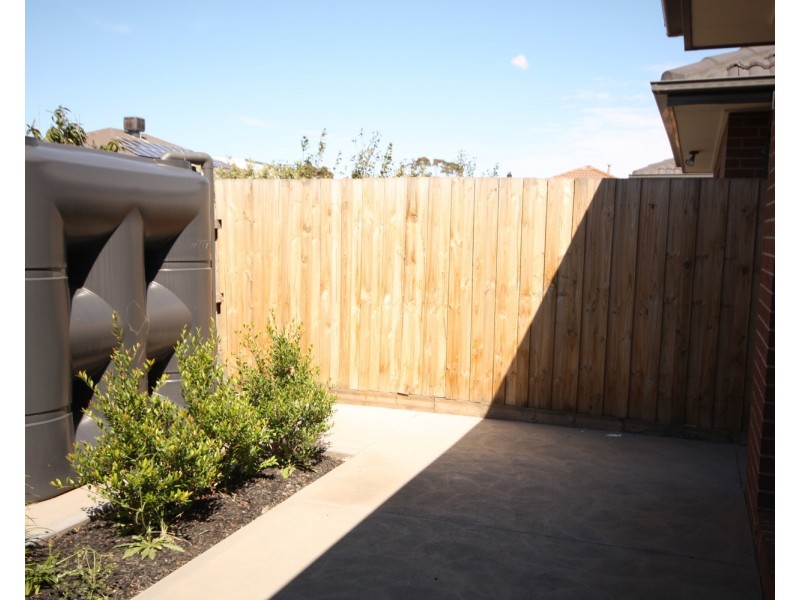 3/27-29 Geach Street, Dallas VIC 3047