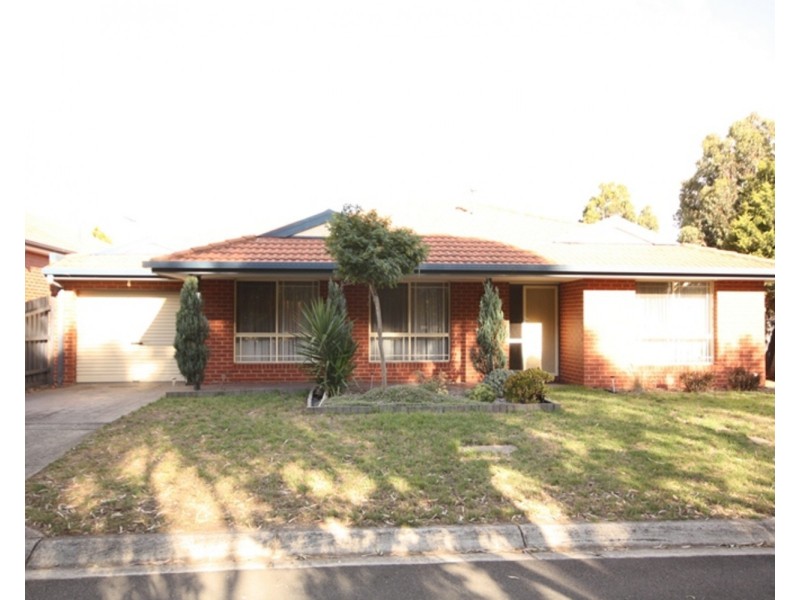 28 Freeman Drive, Glenroy VIC 3046