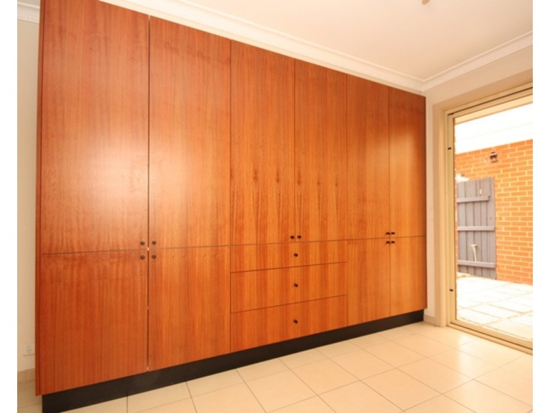 28 Freeman Drive, Glenroy VIC 3046