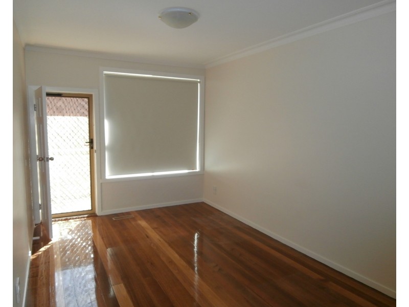 2/9 Tudor Street, Glenroy VIC 3046