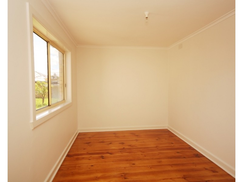 2 Glen Street, Glenroy VIC 3046