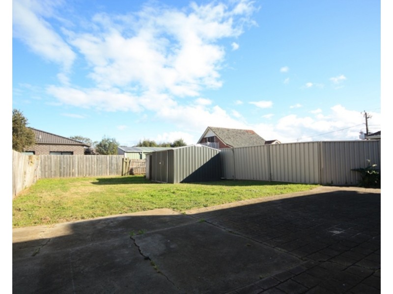 5 Lichfield Avenue, Jacana VIC 3047