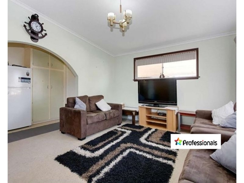 10 Crossley Crescent, Coolaroo VIC 3048