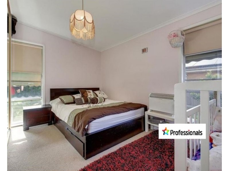 10 Crossley Crescent, Coolaroo VIC 3048