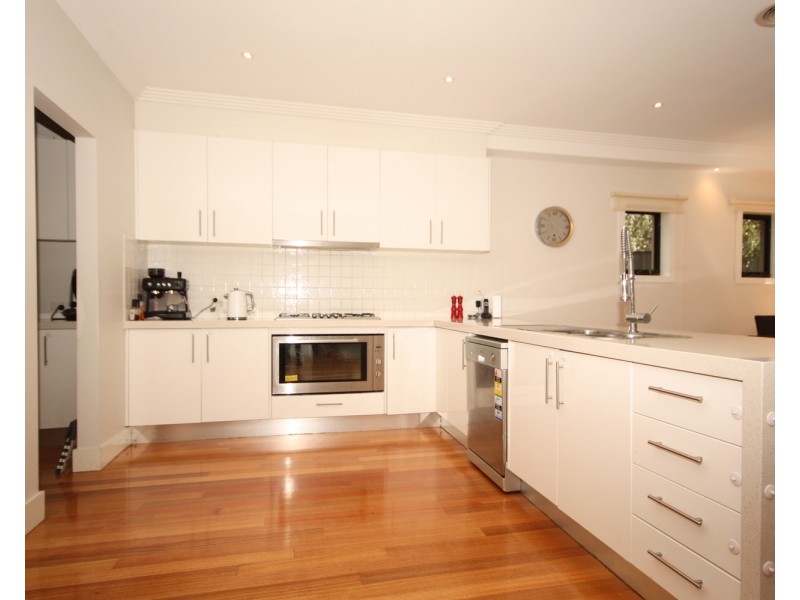 9 Freshwater Drive, Craigieburn VIC 3064