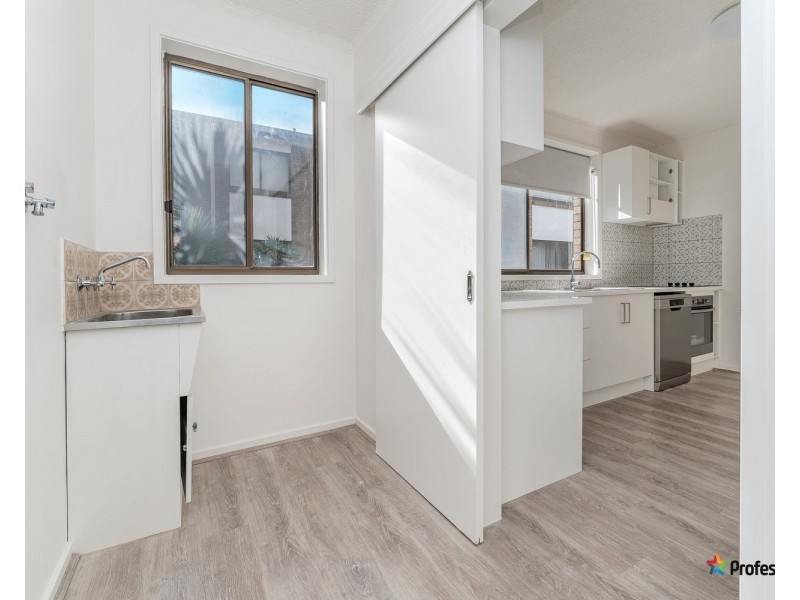 2/2-6 Chapman Avenue, Glenroy VIC 3046