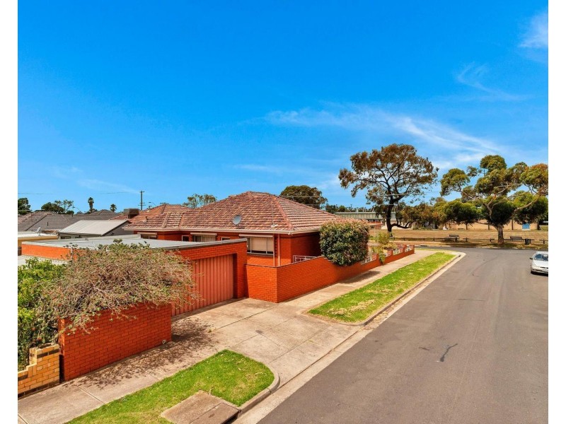 100 Melbourne Avenue, Glenroy VIC 3046