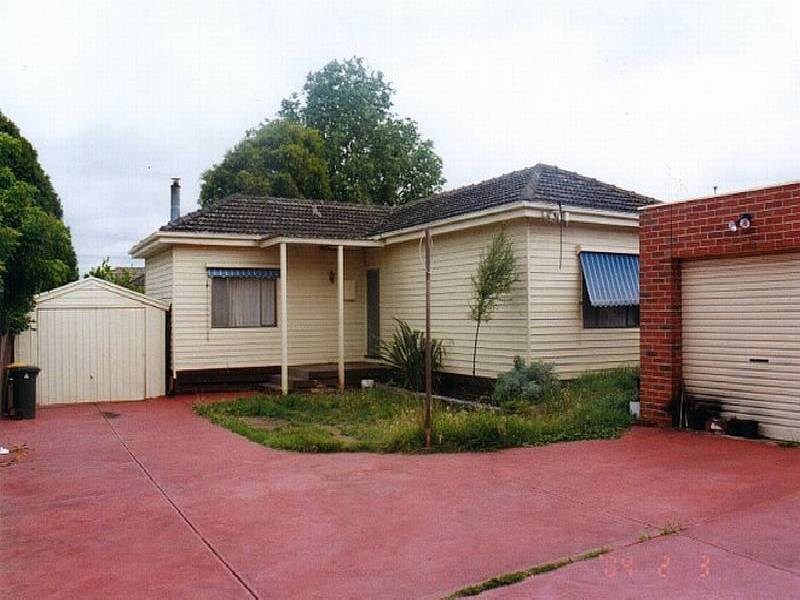 27 LEONARD Avenue, Glenroy VIC 3046