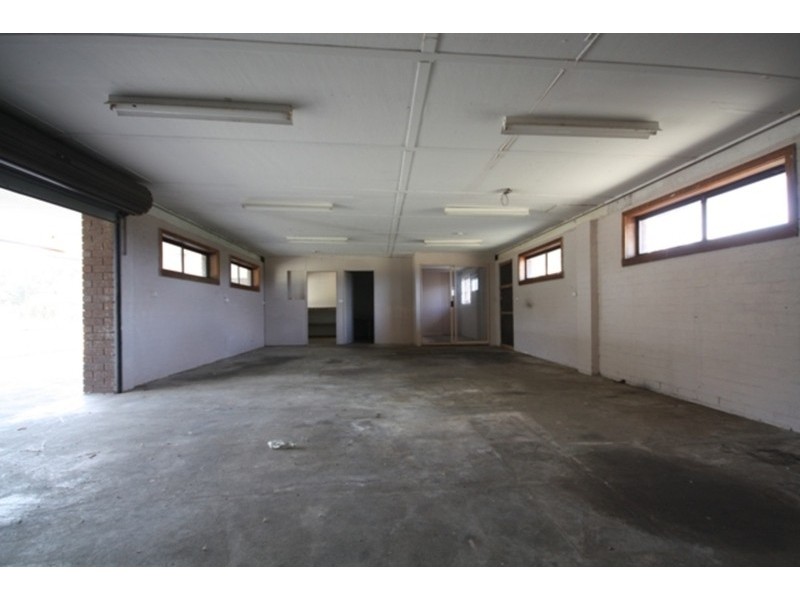 65B Konagaderra Road, Oaklands Junction VIC 3063