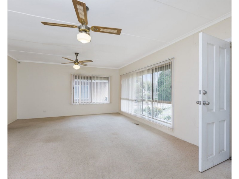 18 Drouin Street, Dallas VIC 3047