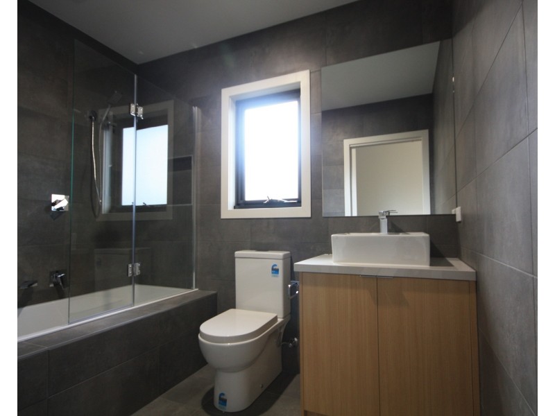 2/10 Langton Street, Glenroy VIC 3046