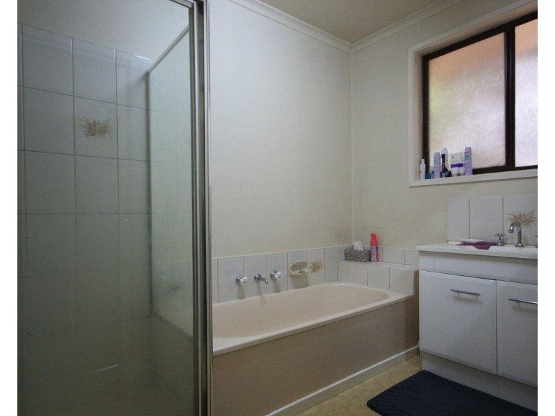 2/35-37 Carlisle Street, Craigieburn VIC 3064