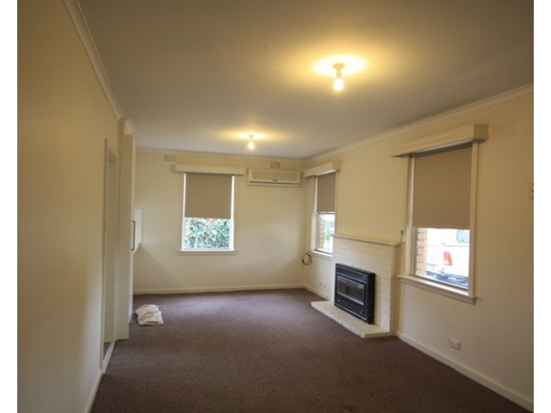 9 Emu Parade, Jacana VIC 3047