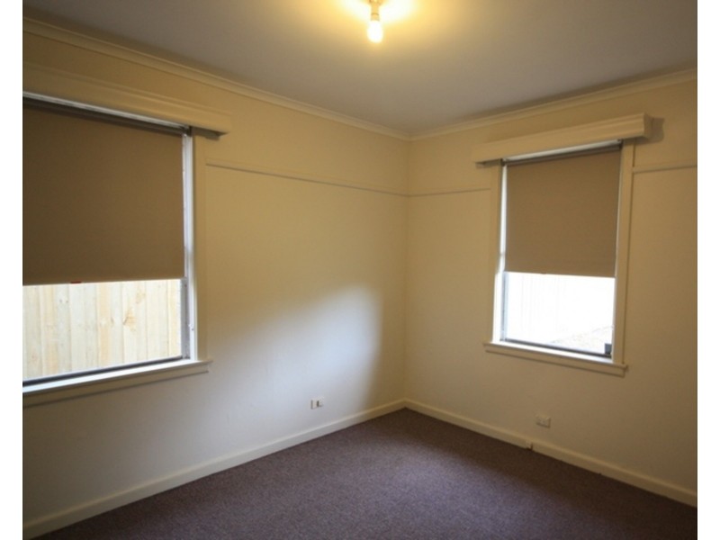 9 Emu Parade, Jacana VIC 3047