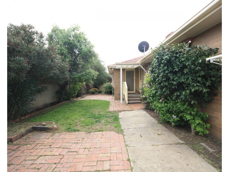 1 Hocter Close, Gladstone Park VIC 3043