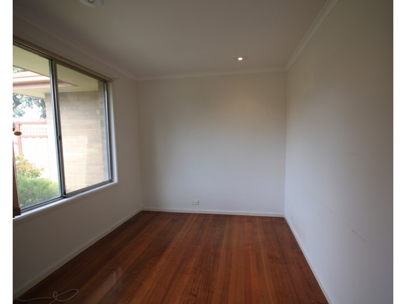 1 Hocter Close, Gladstone Park VIC 3043