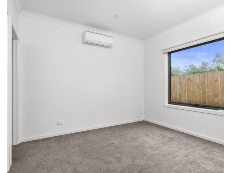 6/7 Gladstone Parade, Glenroy VIC 3046