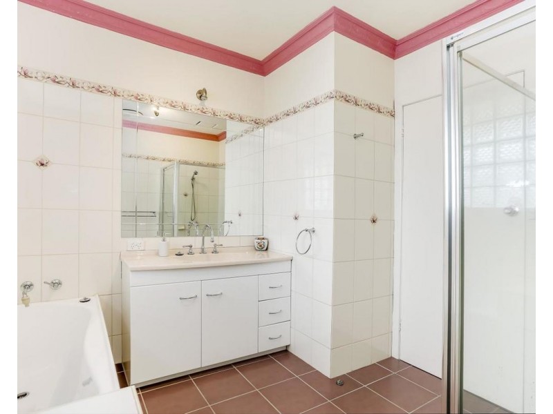 32 Finchley Avenue, Glenroy VIC 3046