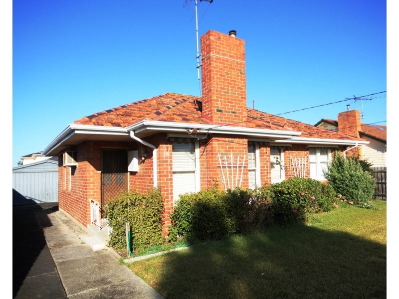 13 Moss Court, Glenroy VIC 3046