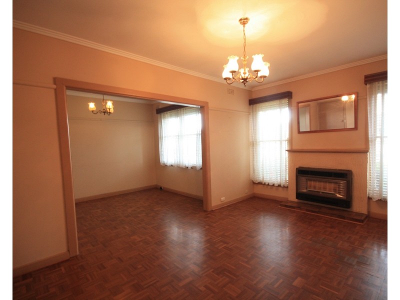 13 Moss Court, Glenroy VIC 3046