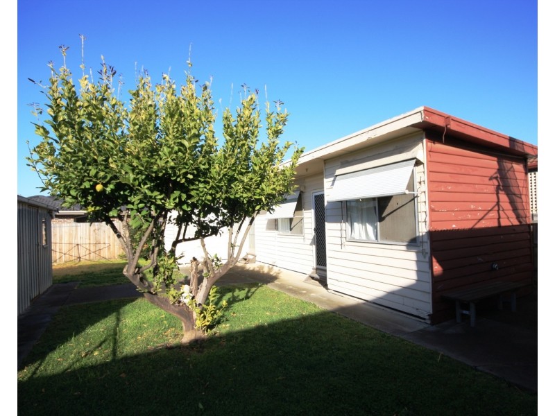 13 Moss Court, Glenroy VIC 3046