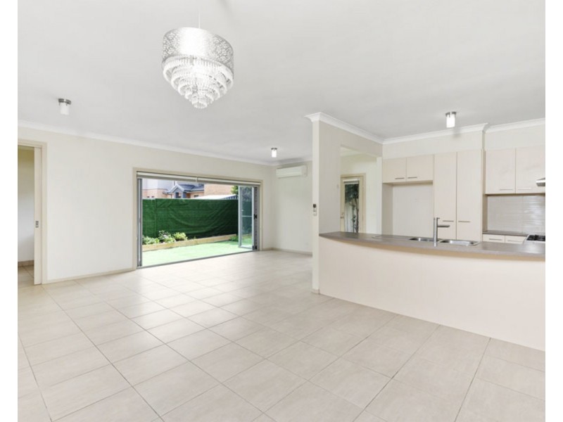 2/61 Maude Avenue, Glenroy VIC 3046