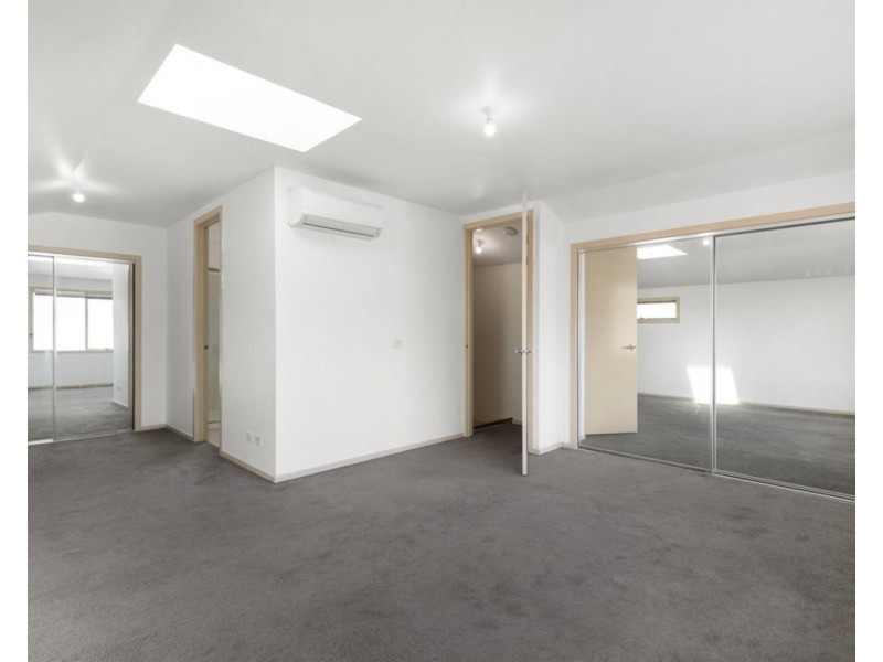 2/61 Maude Avenue, Glenroy VIC 3046