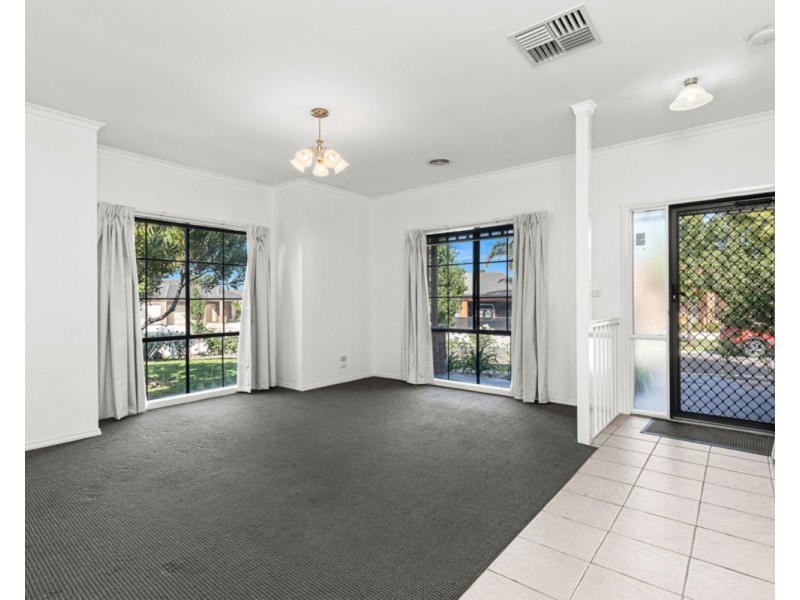 9 Eades Way, Craigieburn VIC 3064