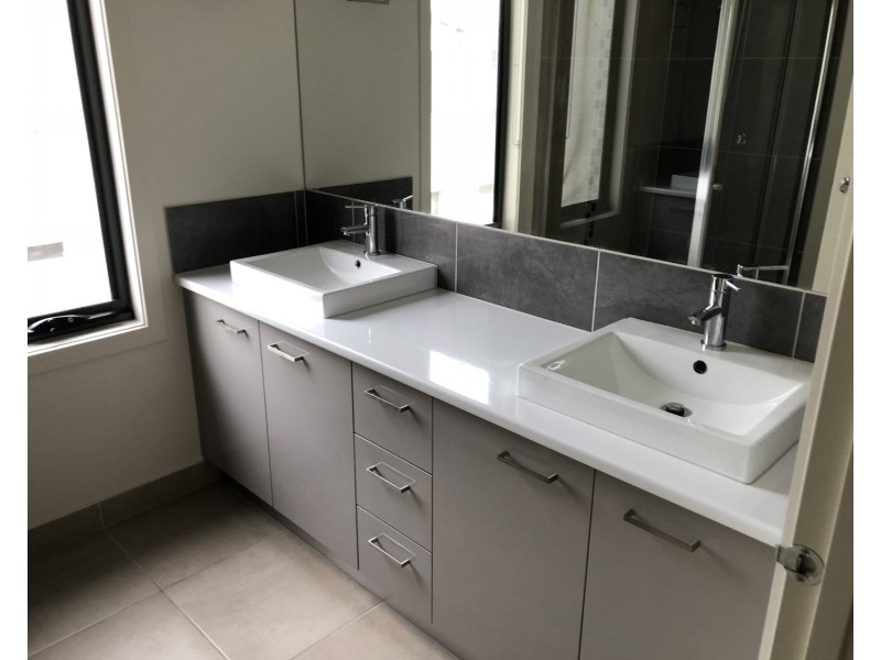 2/254-258 Waterview Boulevard, Craigieburn VIC 3064