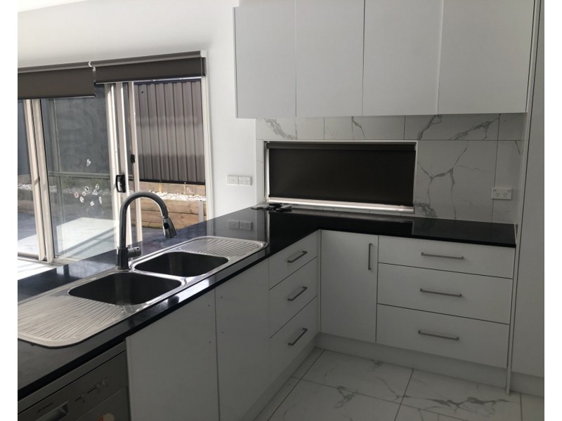 2/94 Gallantry Avenue, Craigieburn VIC 3064