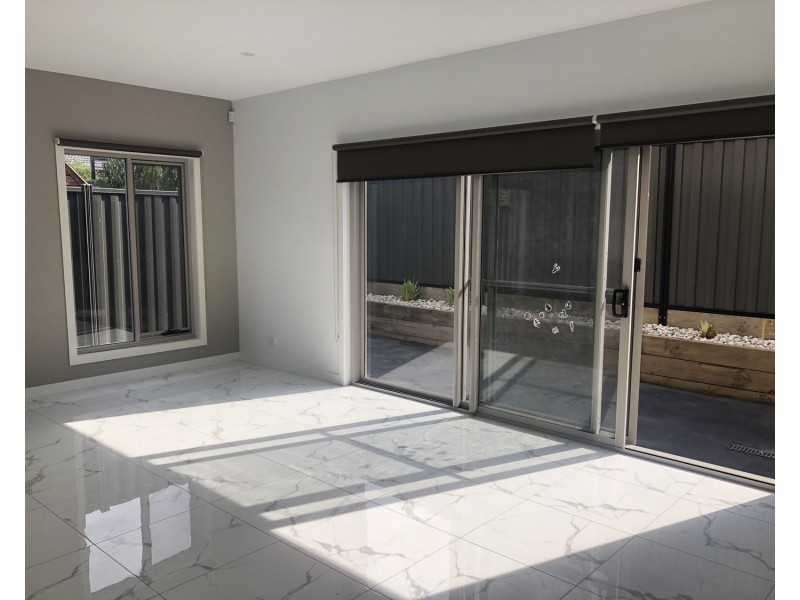 2/94 Gallantry Avenue, Craigieburn VIC 3064