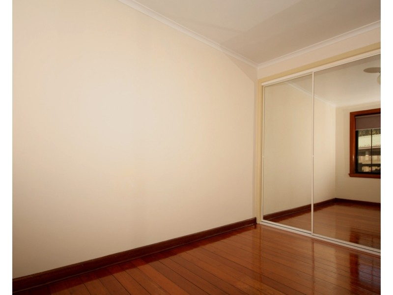 26 Sunset Boulevard, Jacana VIC 3047