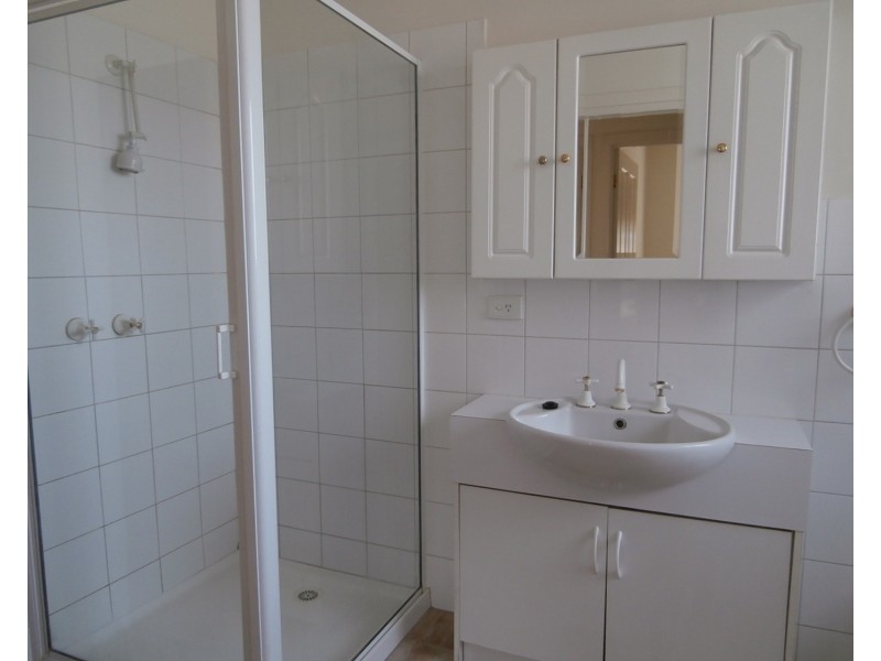 1/180 Glenroy Road, Glenroy VIC 3046