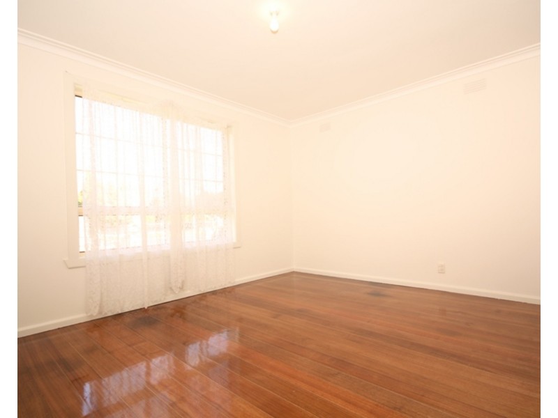 2 Glen Street, Glenroy VIC 3046